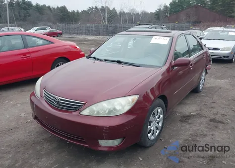 2005 Toyota Camry Xle z USA, uszkodzony, nr VIN 4T1BE30K95U016688